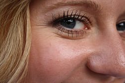 a girl with form lines