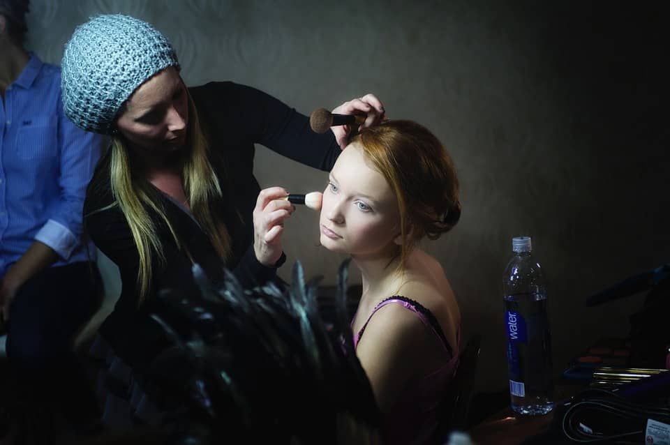makeup artist